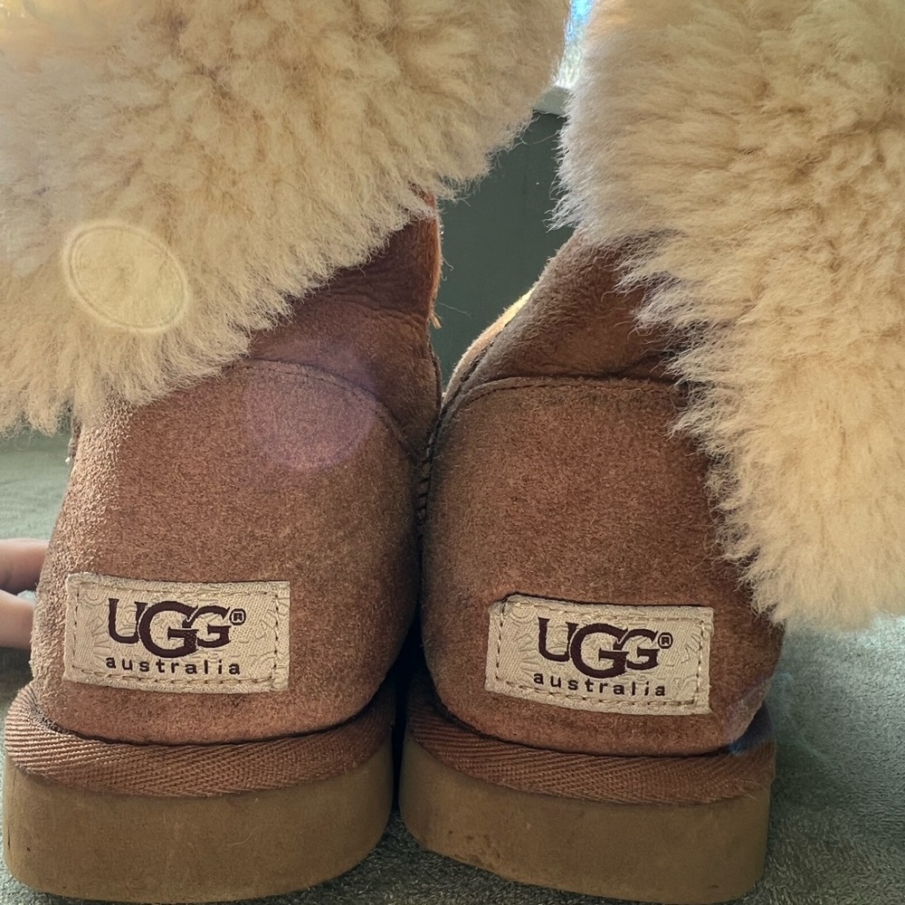 Bailey Button Ugg - image 1